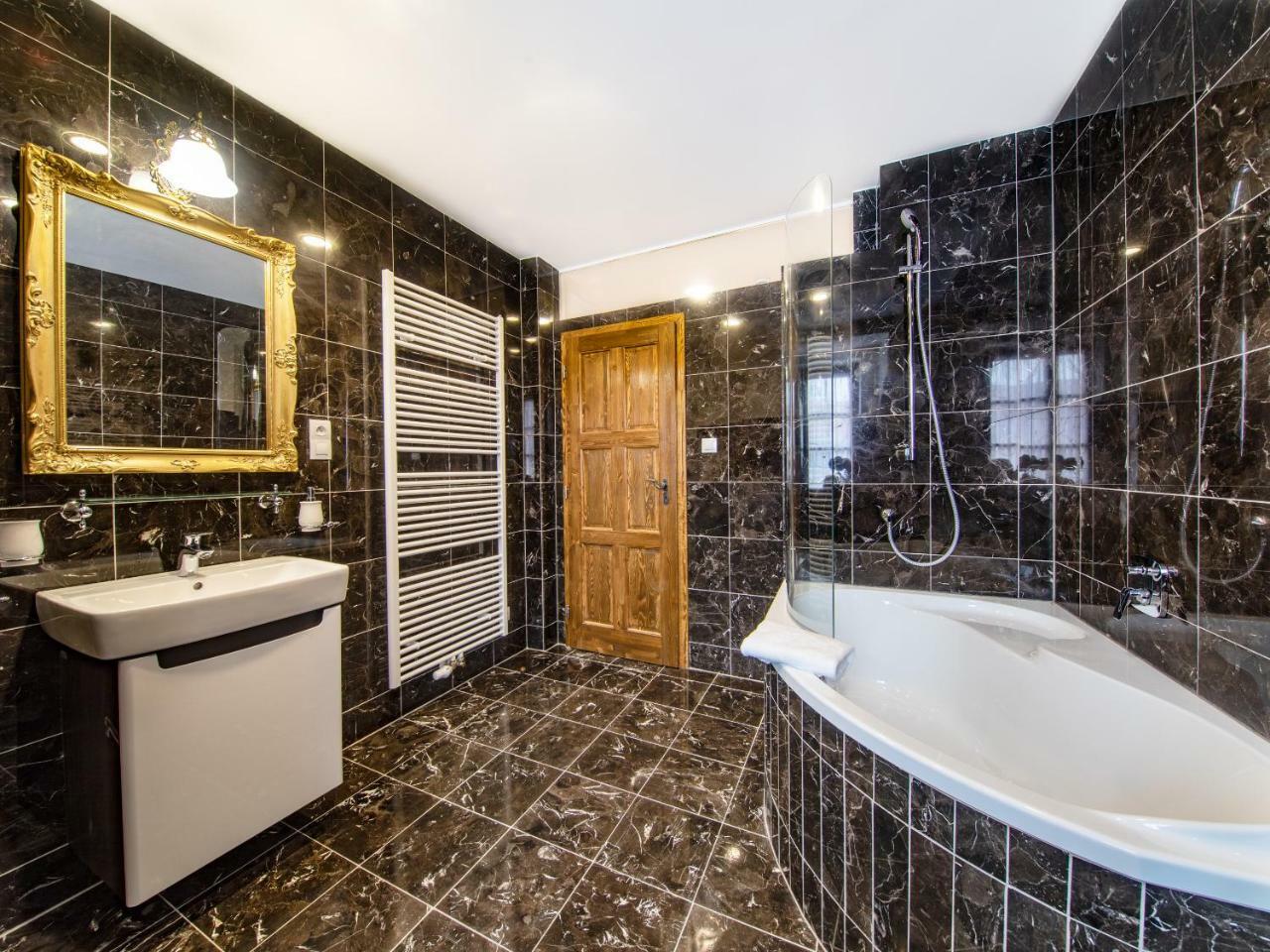 Residence Safari Resort - Chateau Borovany  エクステリア 写真