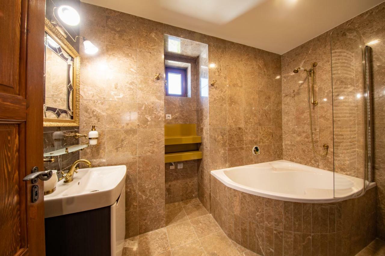 Residence Safari Resort - Chateau Borovany  エクステリア 写真