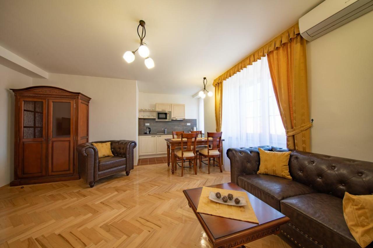 Residence Safari Resort - Chateau Borovany  エクステリア 写真