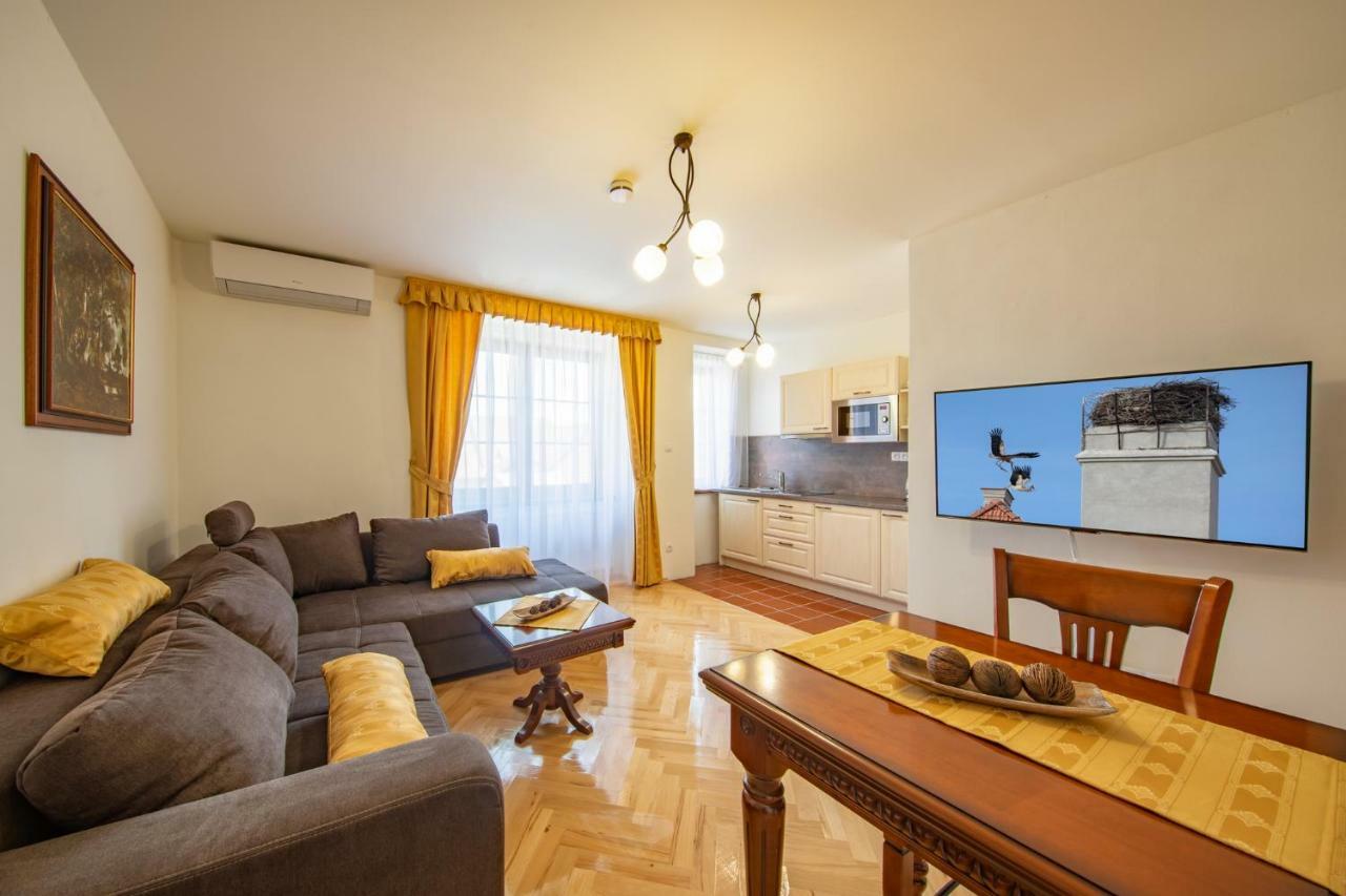 Residence Safari Resort - Chateau Borovany  エクステリア 写真