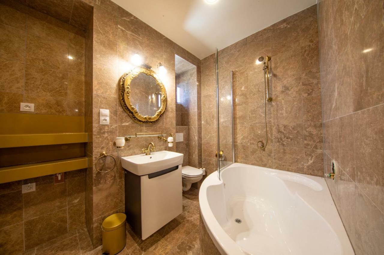 Residence Safari Resort - Chateau Borovany  エクステリア 写真