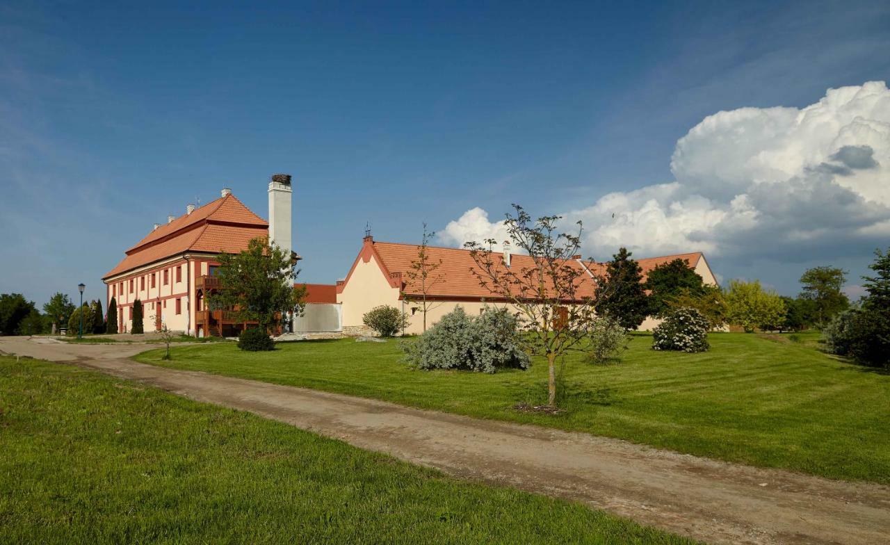 Residence Safari Resort - Chateau Borovany  エクステリア 写真