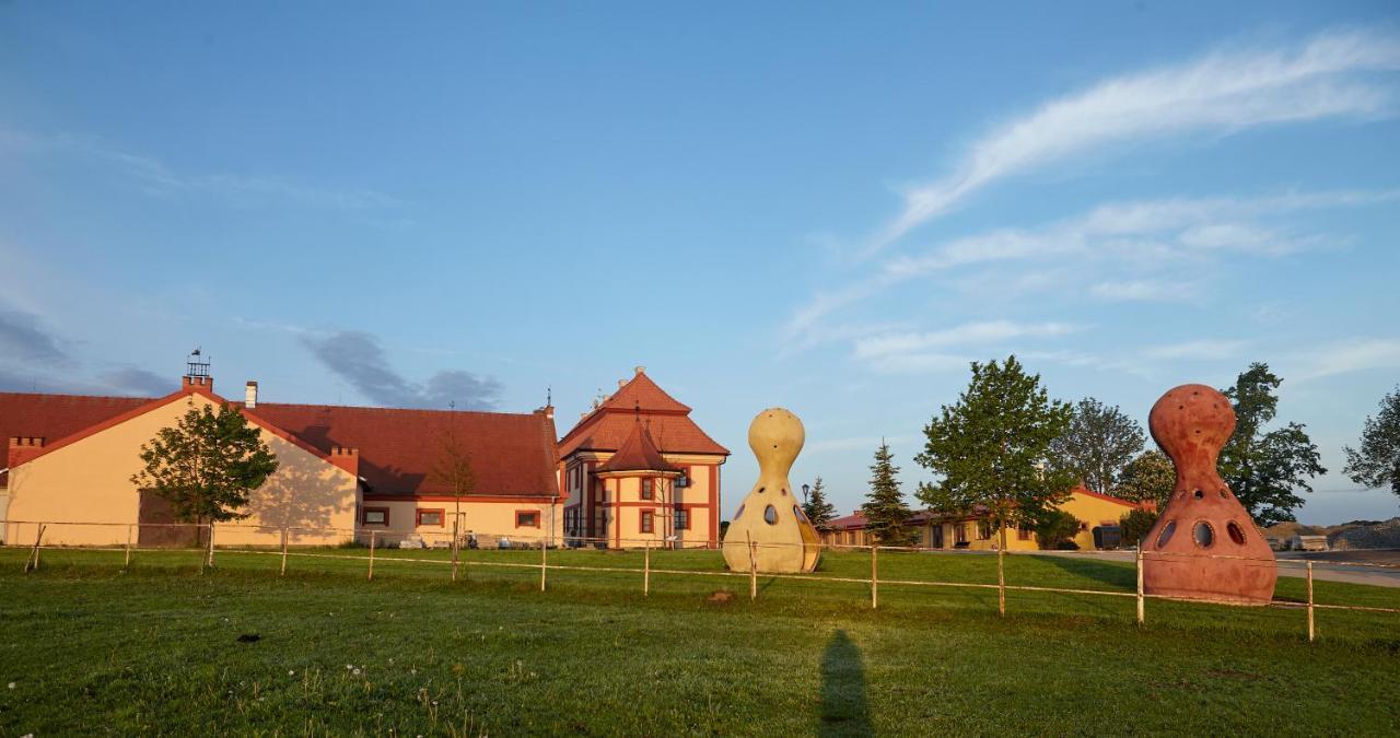 Residence Safari Resort - Chateau Borovany  エクステリア 写真